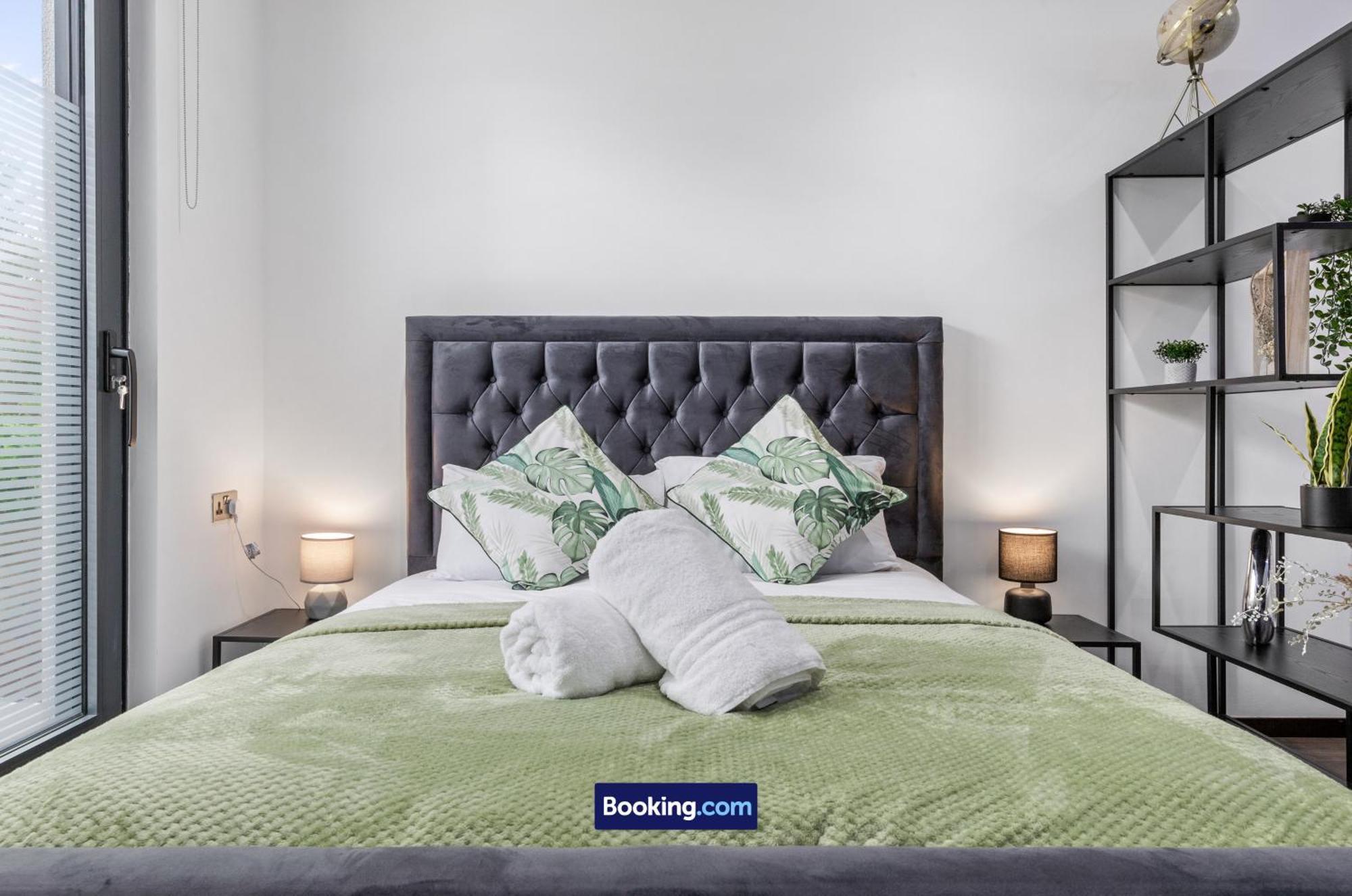 Stylish Studio Apt By Stay Smart Short Lets & Serviced Accommodation Woodstock With Free Wifi Londres Exterior foto