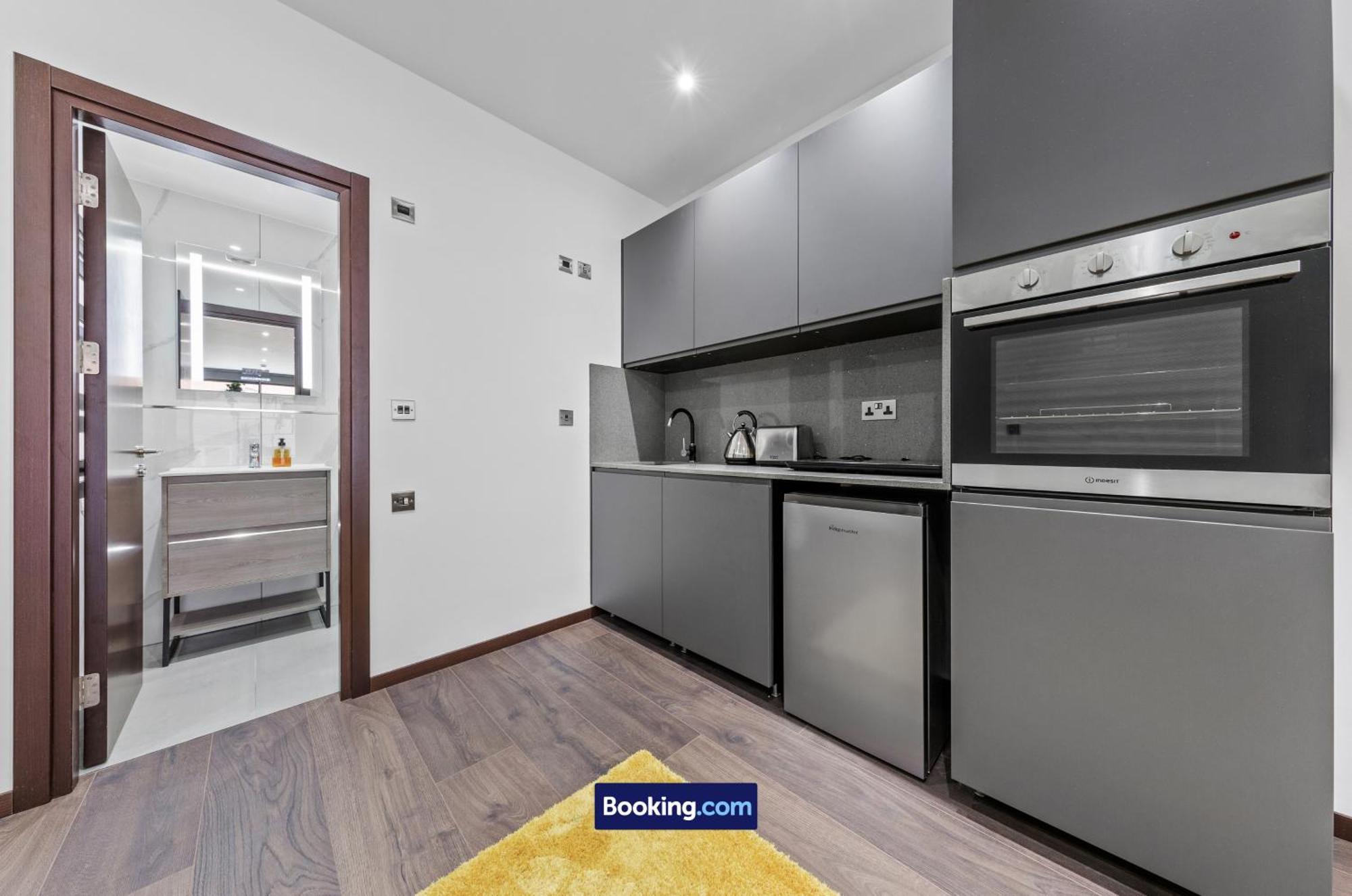Stylish Studio Apt By Stay Smart Short Lets & Serviced Accommodation Woodstock With Free Wifi Londres Exterior foto