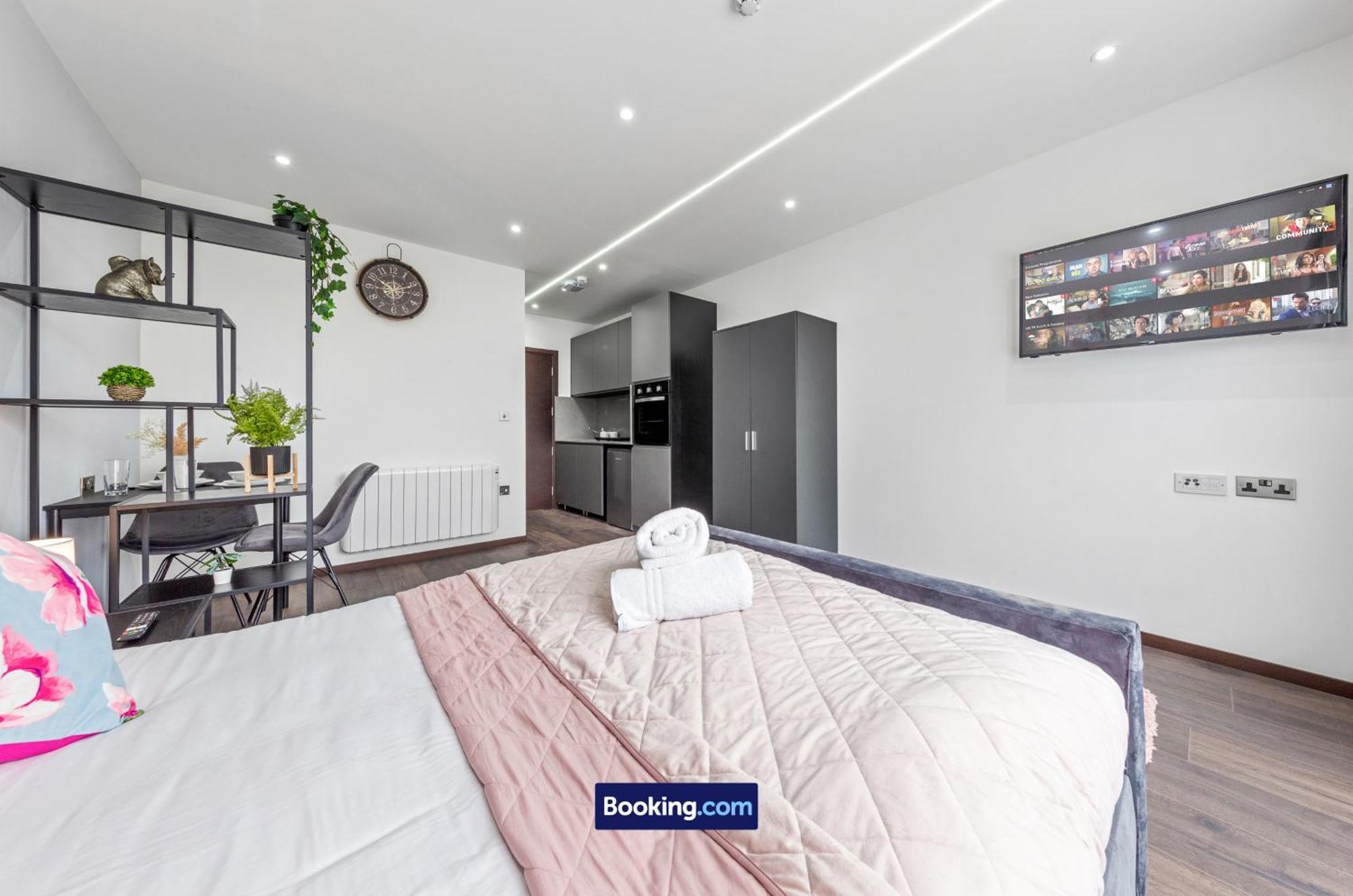 Stylish Studio Apt By Stay Smart Short Lets & Serviced Accommodation Woodstock With Free Wifi Londres Exterior foto